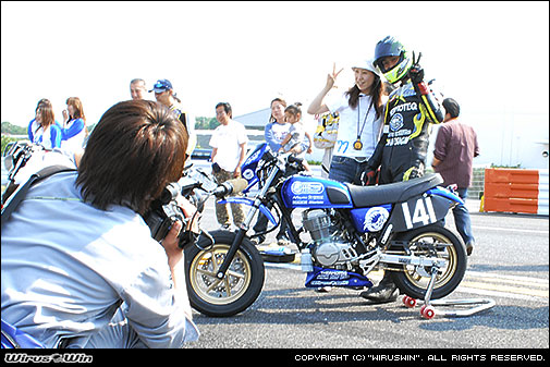 どこにいってモテモテのイケメンライダー長谷部選手！