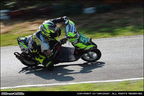 ウイルズウィンワークスライダー、イケメン長谷部選手。